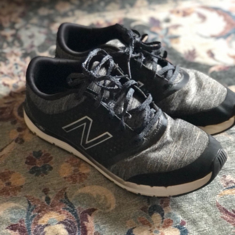Black/White/Grey New Balance Tennis Shoes